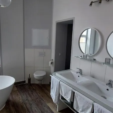 Modernes Wohnen Im Alten 2 Appartement *